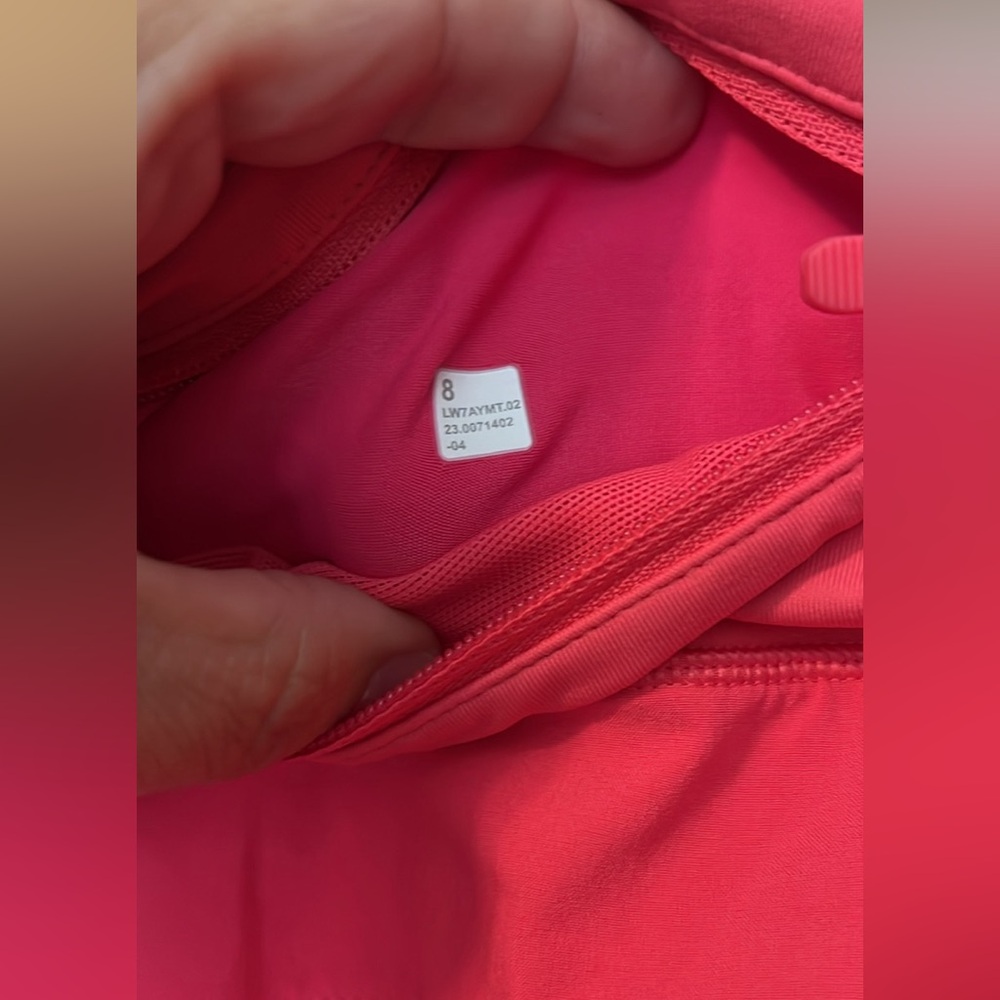 Lululemon Speed Up Mid-Rise Lined, lip gloss 
Short 4" - Picture 3 of 8